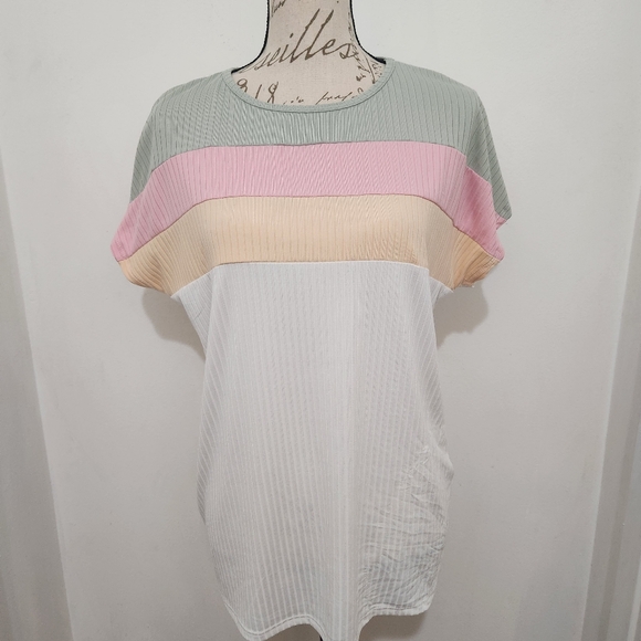 Magnolia Boutique White w/ Green, Pink,& Yellow Stripe Women's Shirt. Size Small - Picture 1 of 7